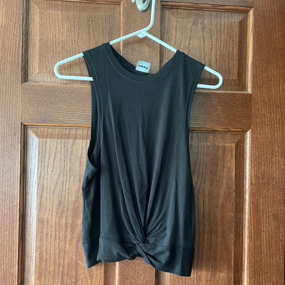 Mono B black twist front crop tank